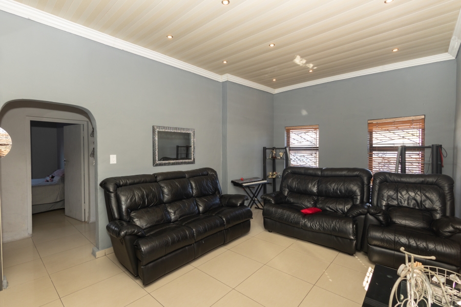 3 Bedroom Property for Sale in Ravensmead Western Cape